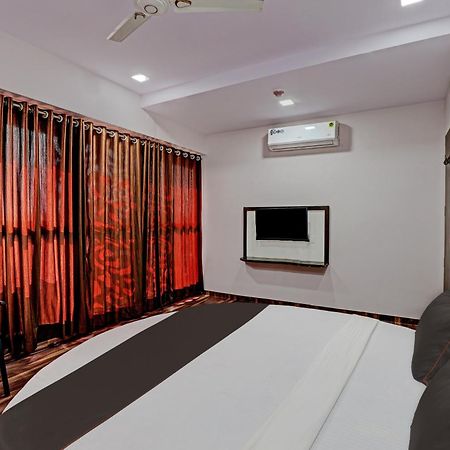 Hotel O Royal Inn Ahmedabad Exterior photo