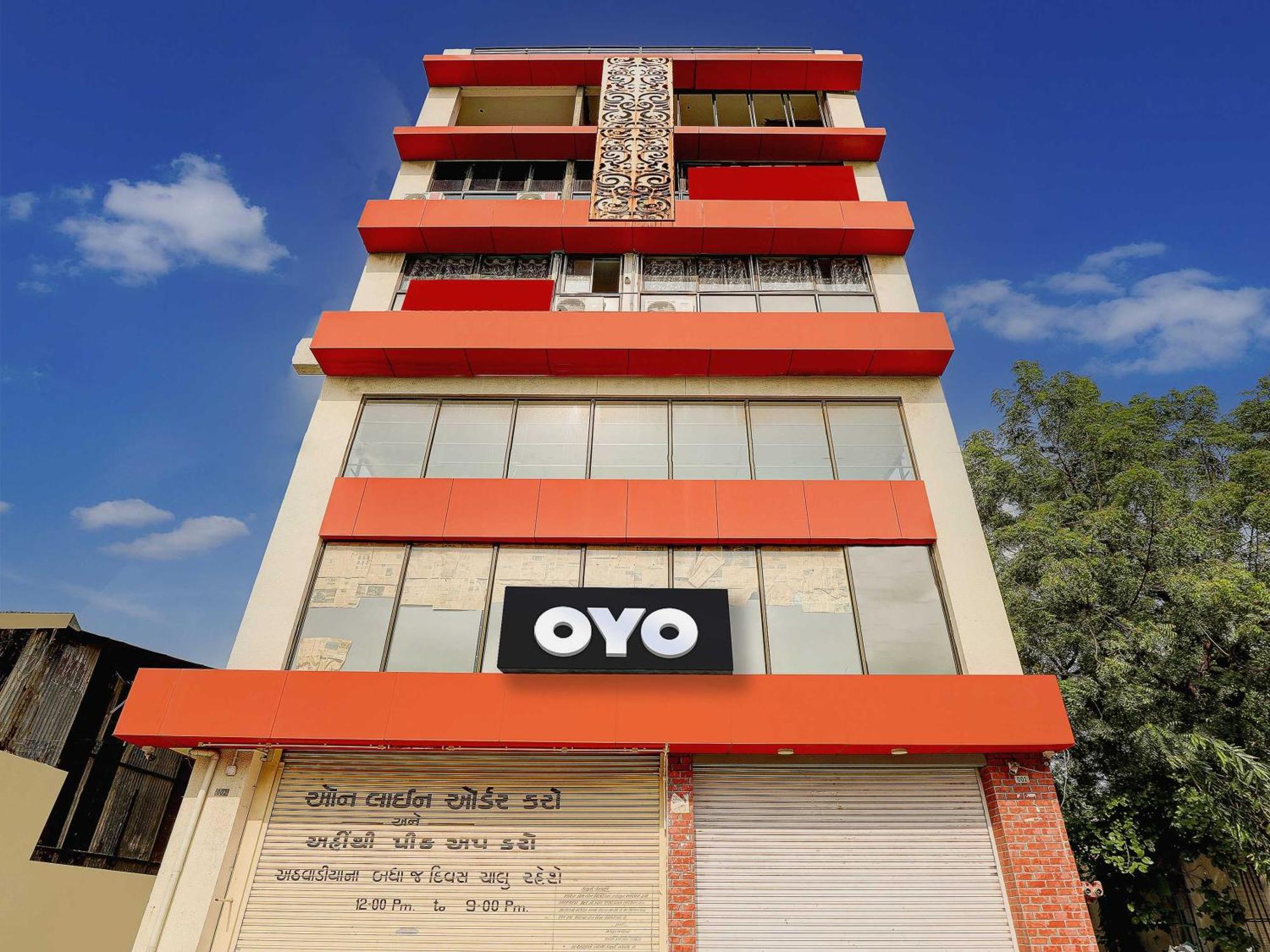 Hotel O Royal Inn Ahmedabad Exterior photo