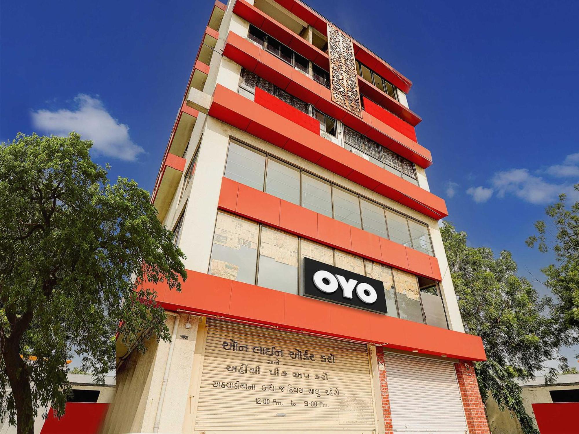 Hotel O Royal Inn Ahmedabad Exterior photo