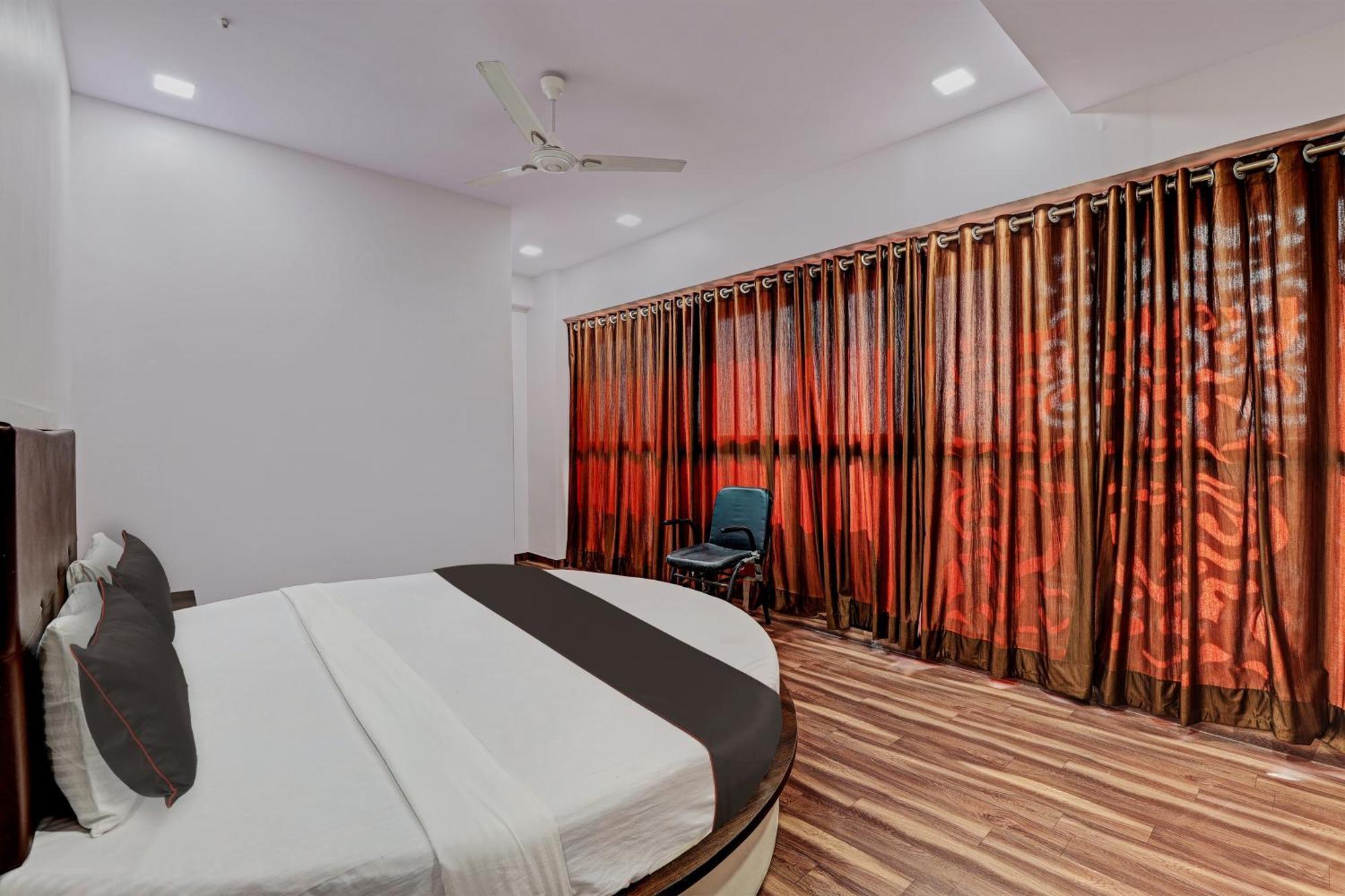 Hotel O Royal Inn Ahmedabad Exterior photo