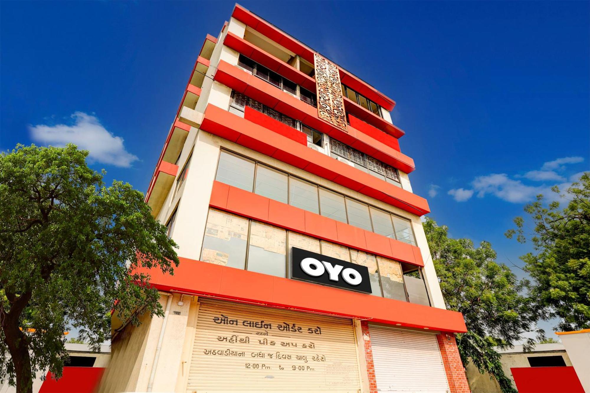 Hotel O Royal Inn Ahmedabad Exterior photo